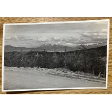 USHUAIA TIERRA DEL FUEGO ANTIGUA FOTO TIPO TARJETA POSTAL CIRCA 1965 CAMINO A LAGO ROCA